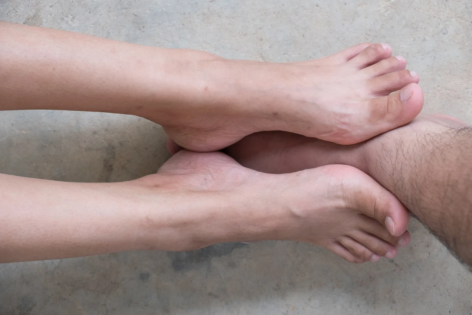 Why Do Varicose Veins Near Ankles Hurt When You Touch Your