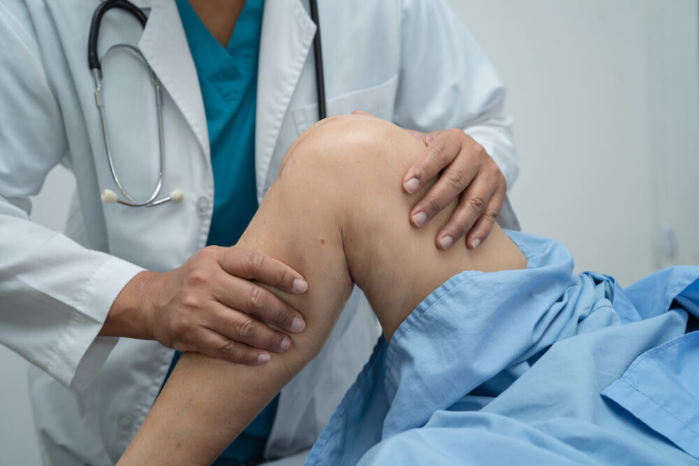 Chronic Venous Insufficiency treatment by professional vein doctor